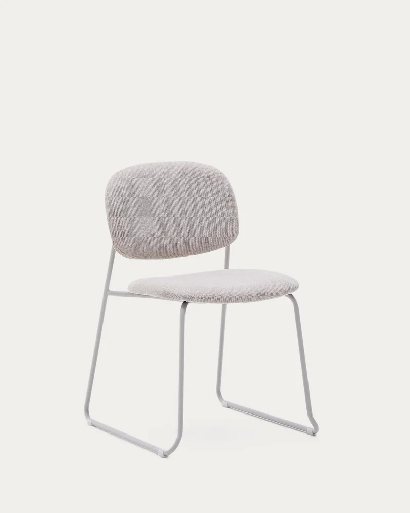 Stapelbarer Stuhl Meli mit beiger Chenille und beigen Metallbeinen FSC Mix Credit