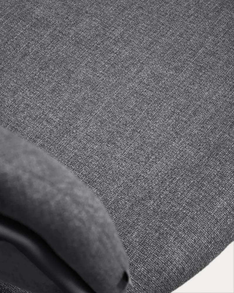 Stapelbarer Stuhl Meli mit grauer Chenille und grauen Metallbeinen FSC Mix Credit