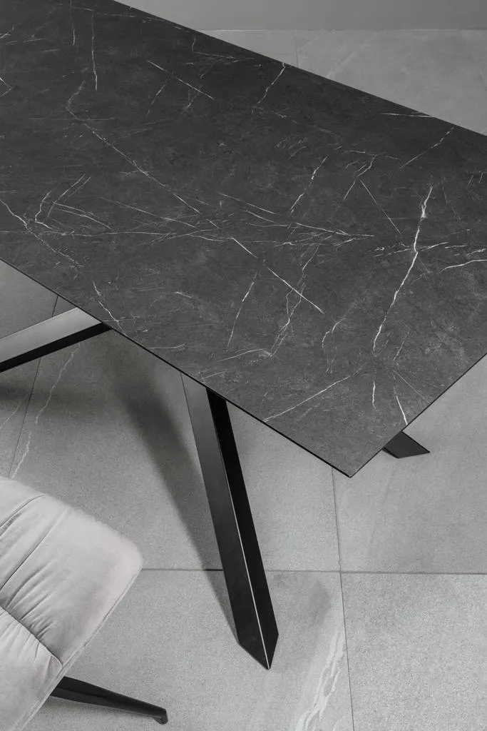Tavolo da pranzo moderno gambe incrociate piano in legno marmo nero cm 170/270x90x76h