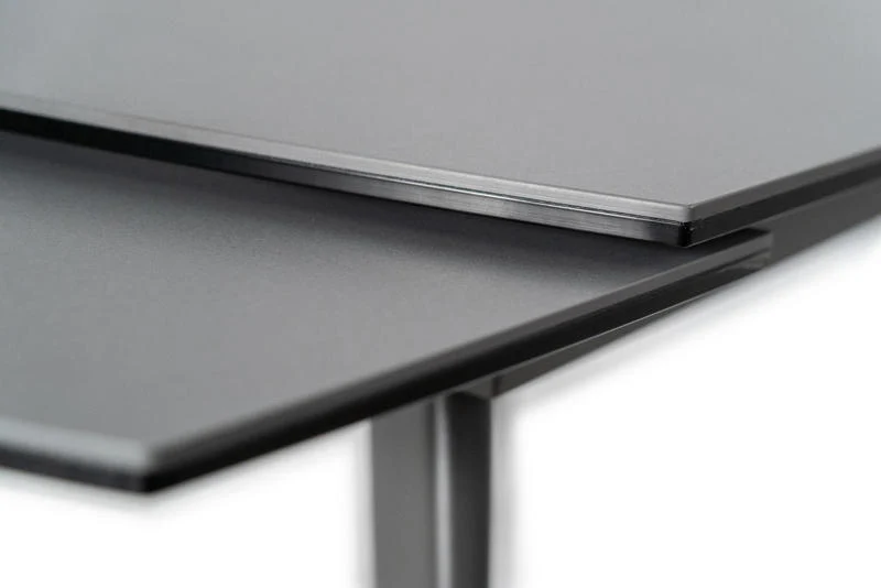 Tavolo moderno allungabile piano in ceramica e e vetro gambe in metallo colore grigio cm 140/200x90x76h