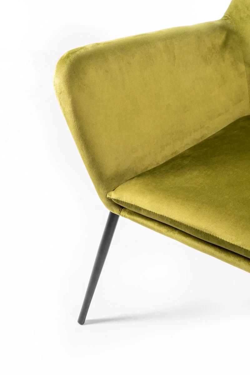 Poltrona moderna rivestita in velluto gambe in metallo nero cm 54x71x70h - vari colori