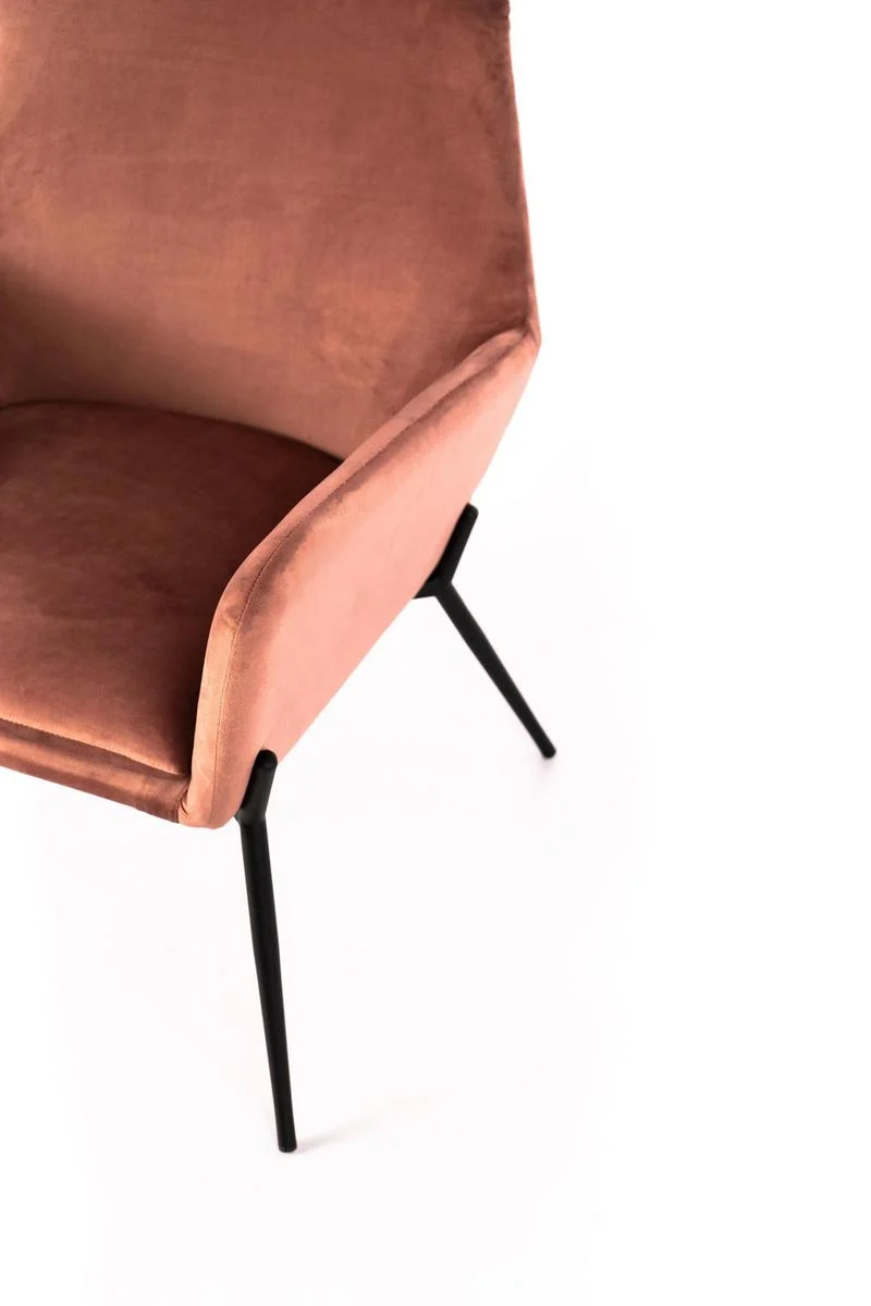 Poltrona moderna rivestita in velluto gambe in metallo nero cm 54x71x70h - vari colori