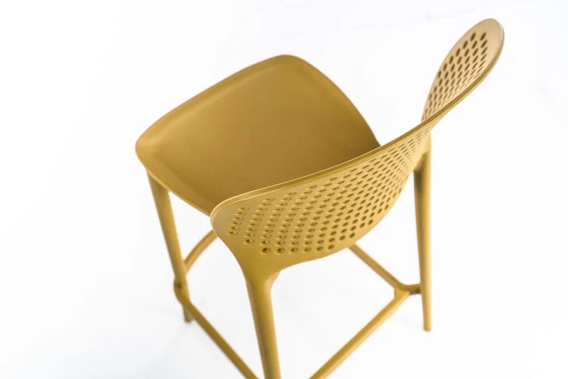 Set da 2 sgabello alto in polipropilene per interno o esterno cm 46x42x93h - vari colori