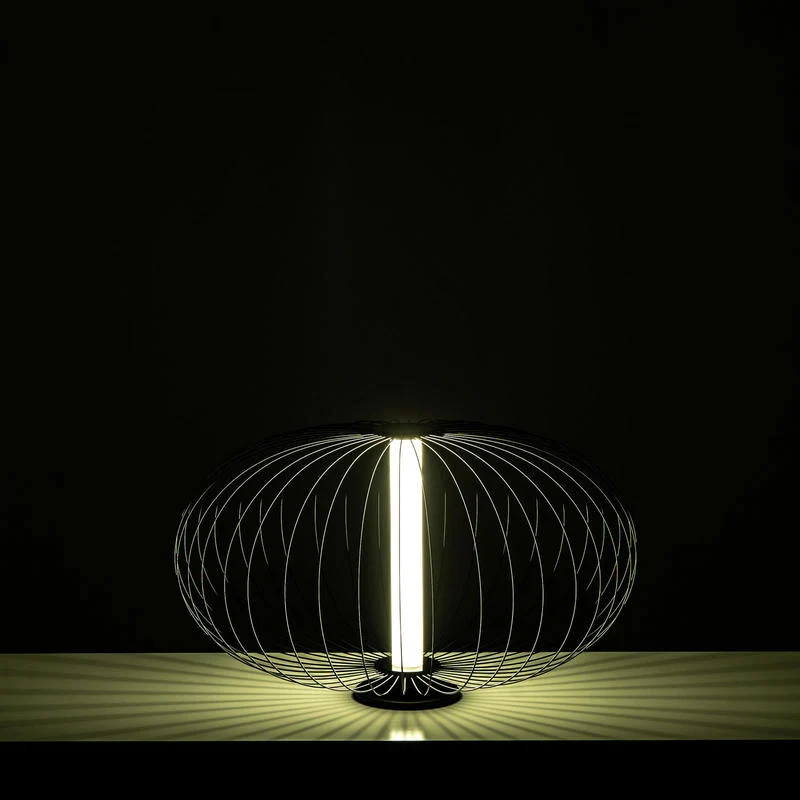 Lampada design da tavolo con fili in metallo colore nero cm 50x50x29h