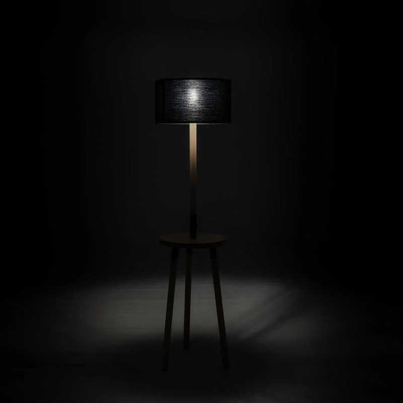 Piantana moderna con ricarica wireless in legno di faggio paralume in tessuto cm Ø 40x135h - vari colori
