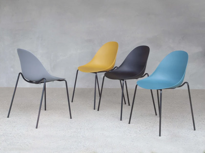 Idol - Set da 4 Sedia scocca in polipropilene gambe in metallo cm 53x55x97h - vari colori