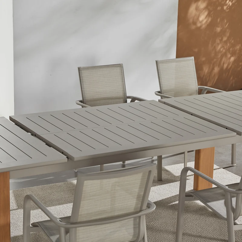 Tavolo da giardino allungabile in alluminio con gambe effetto legno - GALAMIRA