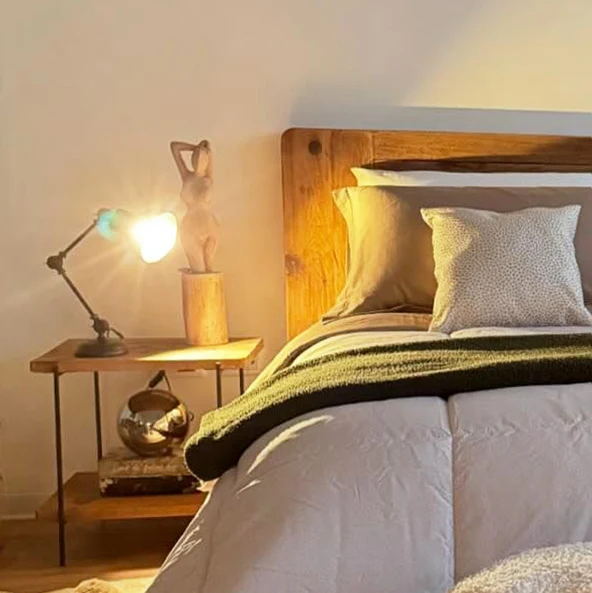 Tavolino in pino riciclato con doppio ripiano cm 50x40 - PINE