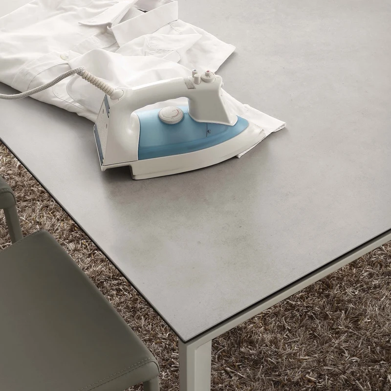 Tavolo allungabile in acciaio e ceramica Duarte Duo