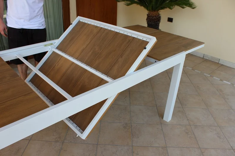 Tavolo da Giardino Allungabile piano in finto Legno 200/300x95 - URBAN