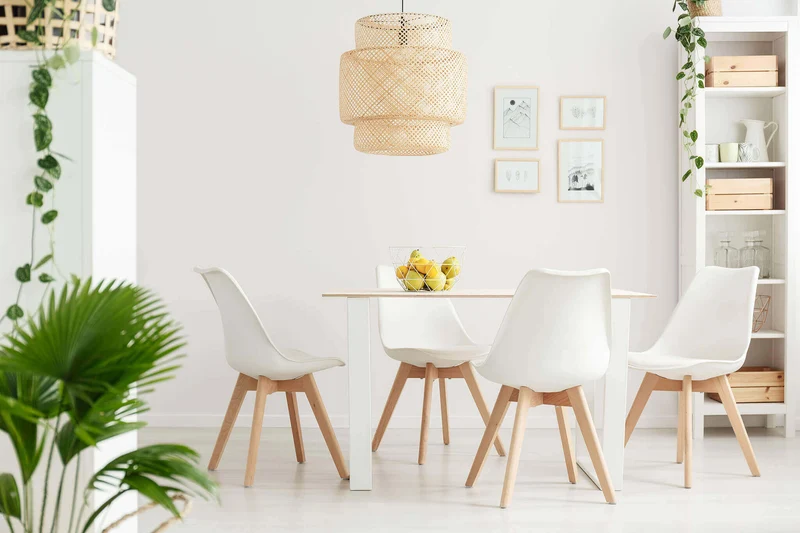 Sedia Svandinava con seduta Imbottita in Plastica Legno cm 49x54x83 - LISA