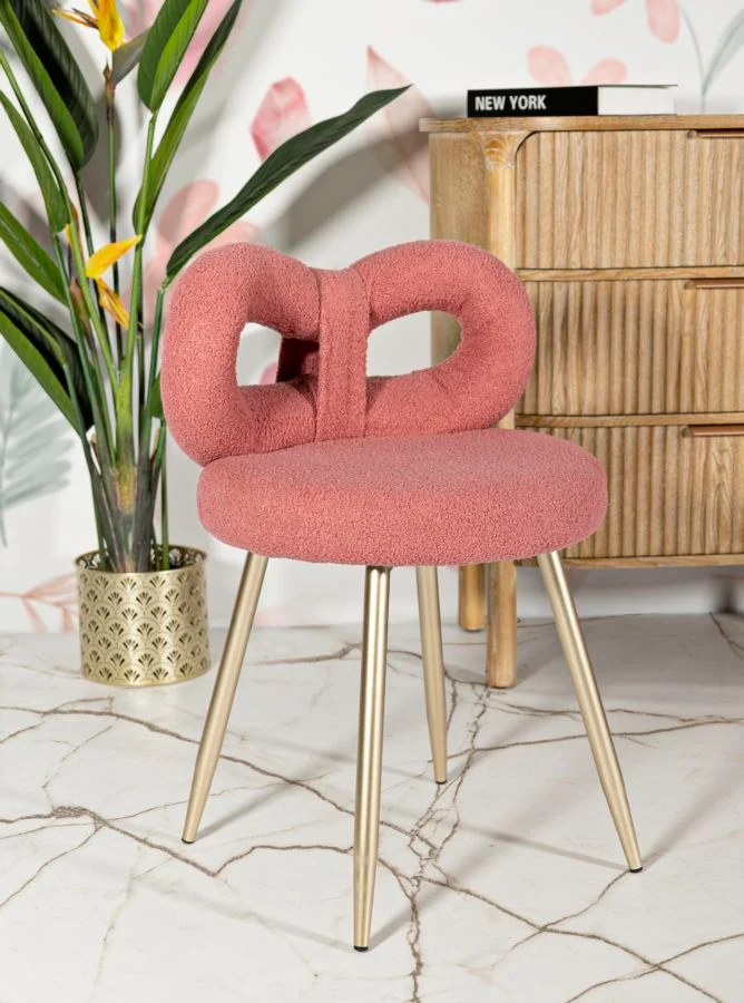 Sedia design bouclé avvolgente per interni glamour contemporanei - ILARY