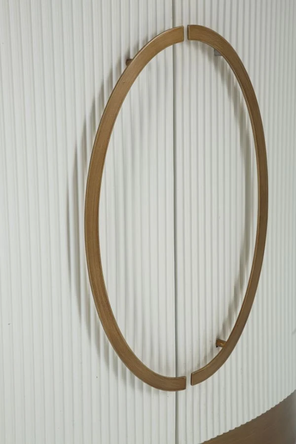 Mobiletto 2 Ante in Legno Bianco con Decorazioni in Rilievo 79x48x67 cm - TOLOSA