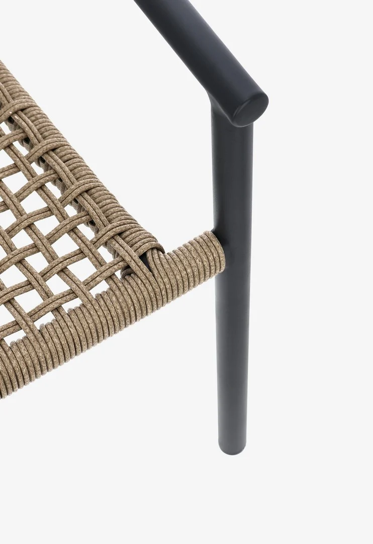 Set di 4 Sedie da Esterno con Braccioli in Alluminio e Intreccio in Fibra Sintetica Impilabili - CANARIAS