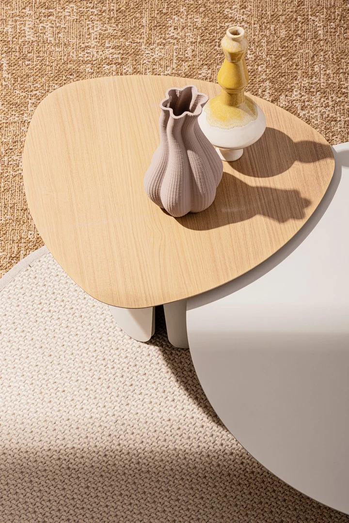 Set di 2 Tavolini Rotondi in Alluminio con Piano Effetto Legno Pelican - HAYDEN