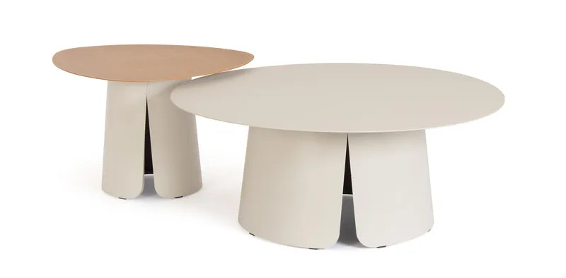 Set di 2 Tavolini Rotondi in Alluminio con Piano Effetto Legno Pelican - HAYDEN