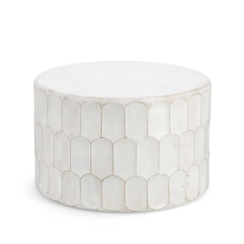 Tavolino rotondo in magnesia bianco con decoro a scaglie - ROAM