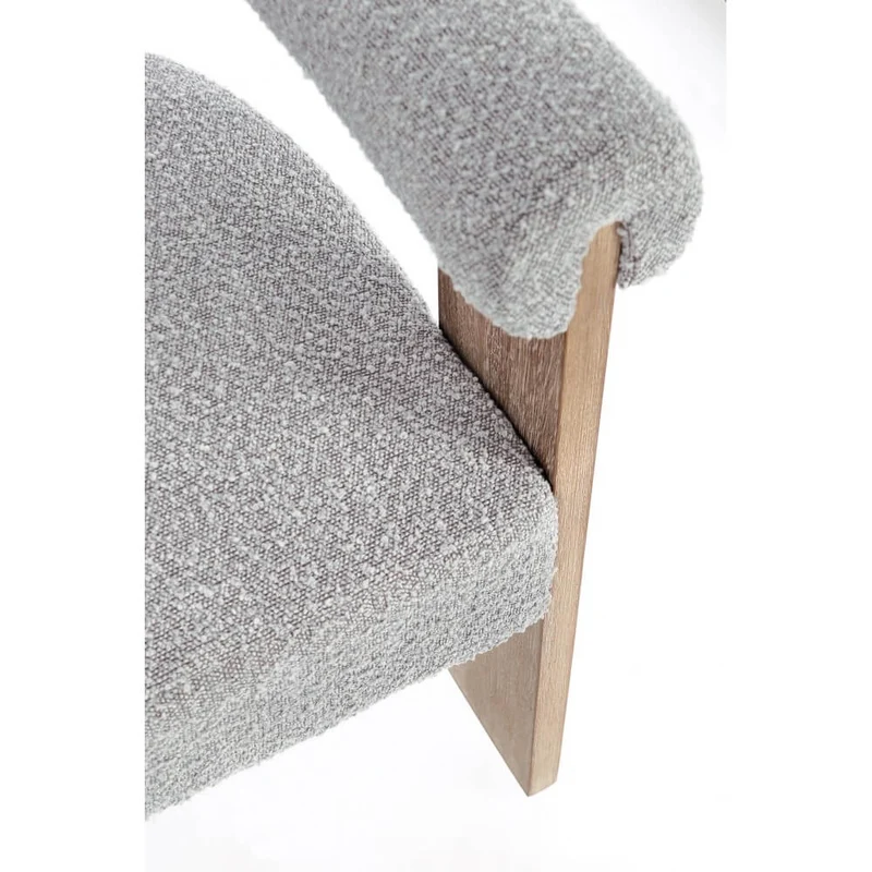Sedia con Braccioli in Tessuto Bouclé e Struttura in Legno Naturale - GORDON