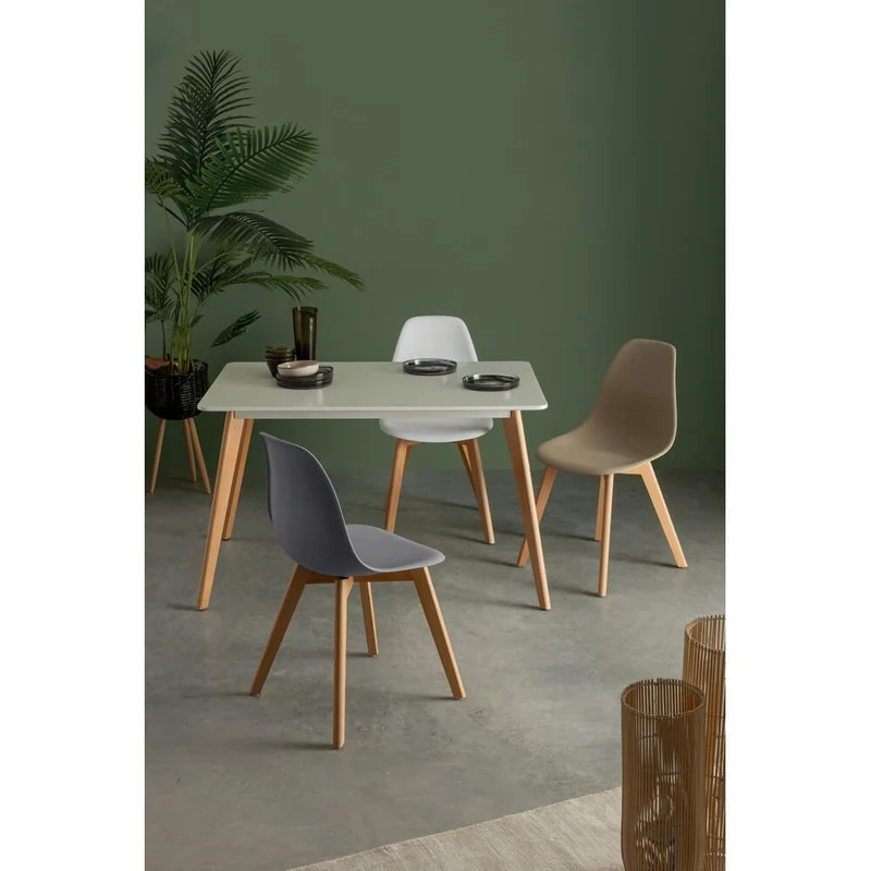 Set di 4 Sedie in Plastica con Gambe in Legno di Faggio Stile Nordico - JASMINE