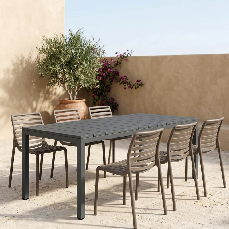 Set tavolo Rio Allungabile 140-210 cm con 8 sedie Doga Bistrot, per esterno e giardino