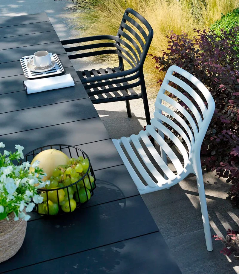 Set tavolo Rio Allungabile 140-210 cm con 4 sedie Doga Bistrot, per esterno e giardino