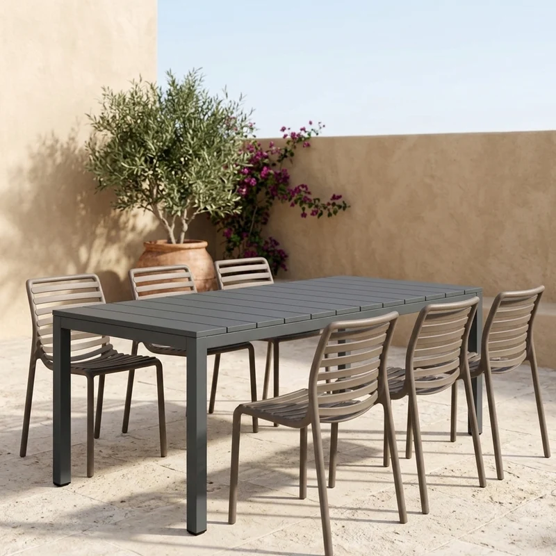 Set tavolo Rio Allungabile 140-210 cm con 4 sedie Doga Bistrot, per esterno e giardino