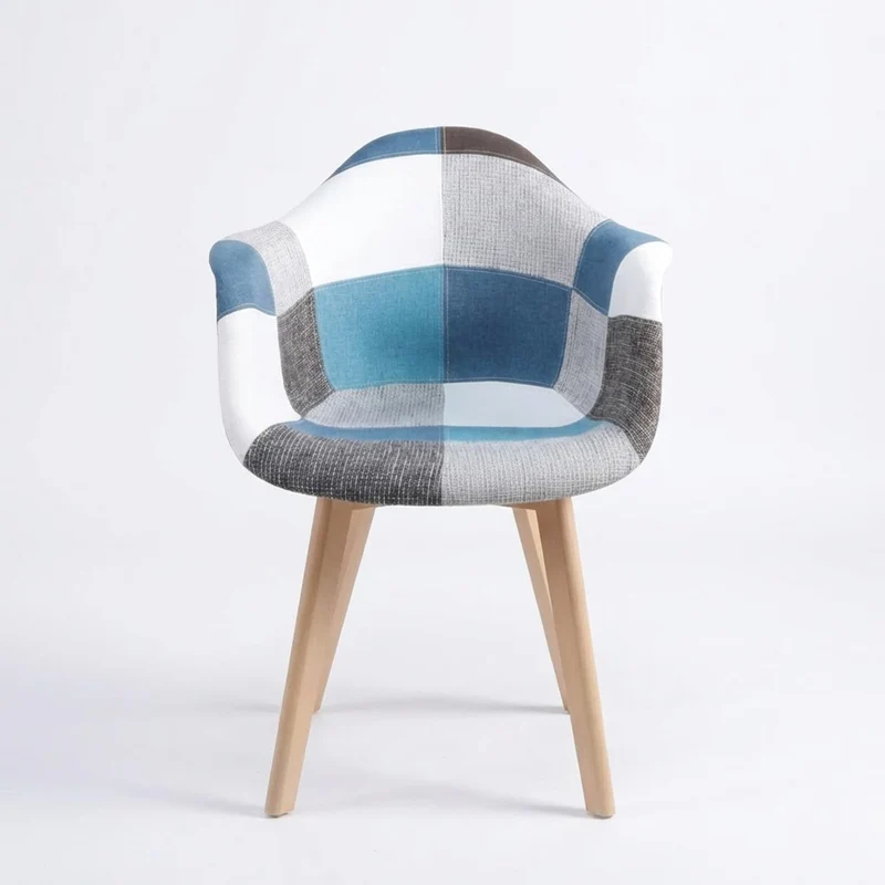 BUYBUY Poltroncina serie Picasso in PP Seduta in spugna ricoperta con stoffa Stile patchwork, piedi in faggio e metallo Colori freddi PIC016