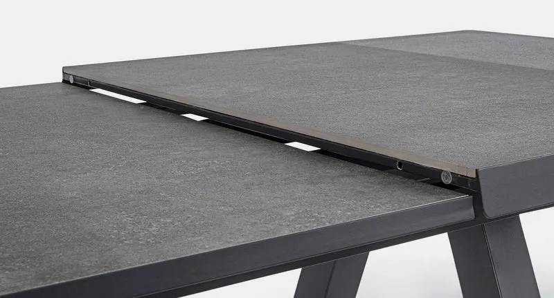 Tavolo allungabile "Krion" con struttura in alluminio Antracite, piano in ceramica, da 205/265 x 103 cm