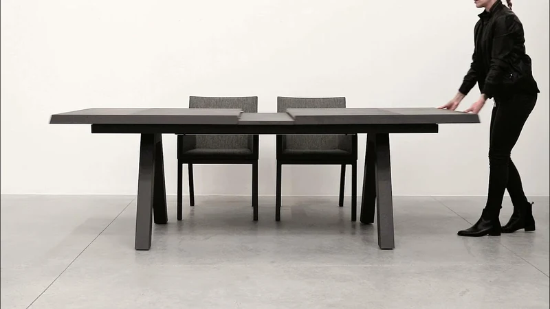 Tavolo allungabile "Krion" con struttura in alluminio Antracite, piano in ceramica, da 205/265 x 103 cm