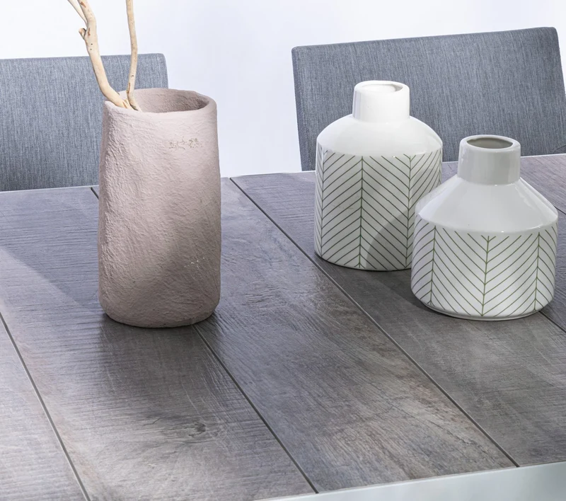 Tavolo allungabile "Krion" con struttura in alluminio Pelican , piano in ceramica per esterno
