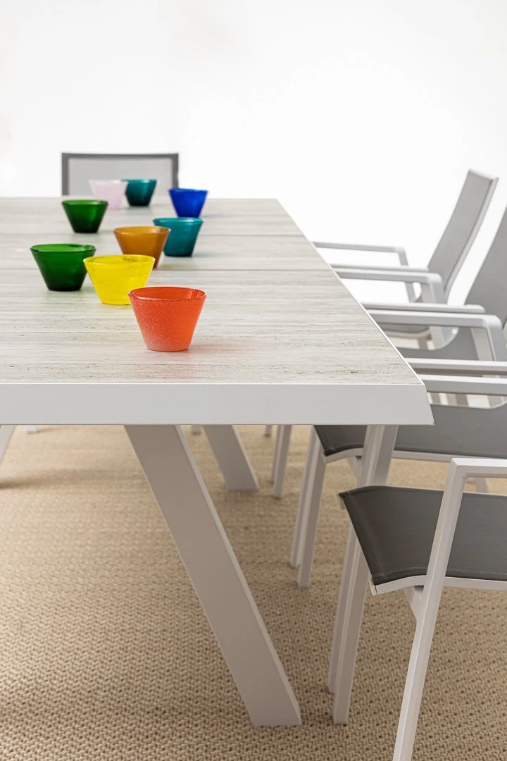 Tavolo allungabile "Krion" con struttura in alluminio Bianco, piano in ceramica, da 205/265 x 103 cm