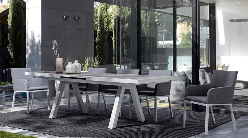 Tavolo allungabile "Krion" con struttura in alluminio Bianco, piano in ceramica, da 205/265 x 103 cm