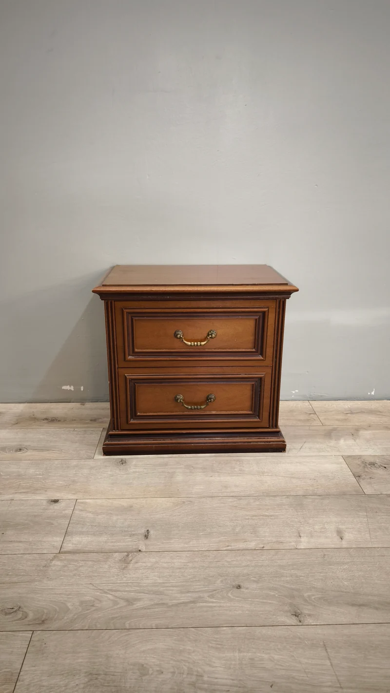 88256 Comodino in stile classico a 2 cassetti