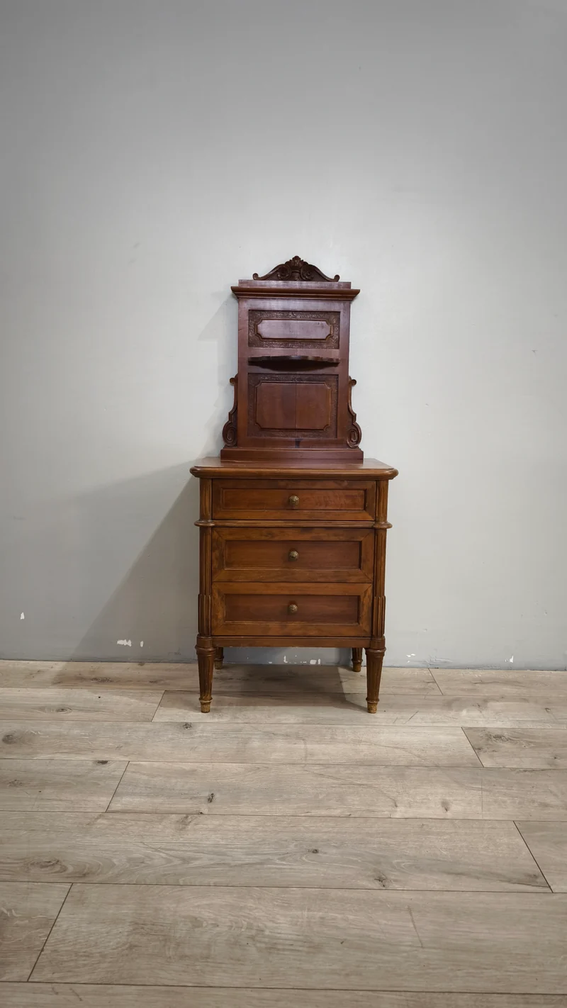 88255 Comodino in legno a 3 cassetti con alzatina