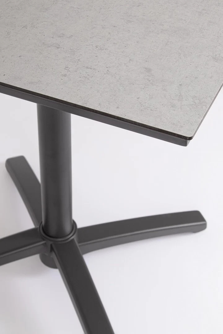 Tavolo "Claret" con struttura in alluminio, piano in hpl, per arredo interno ed esterno