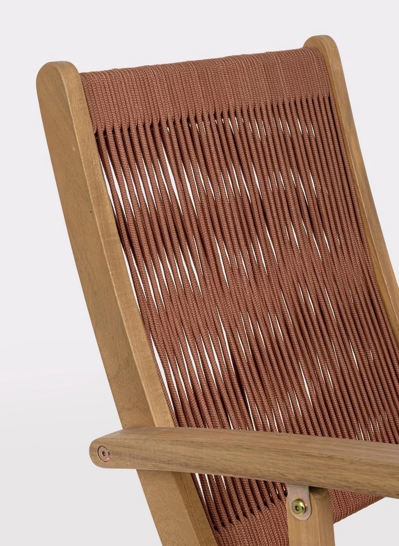 Sedia pieghevole "Danubio" struttura in legno di acacia, con intreccio in corda, ideale per interno ed esterno