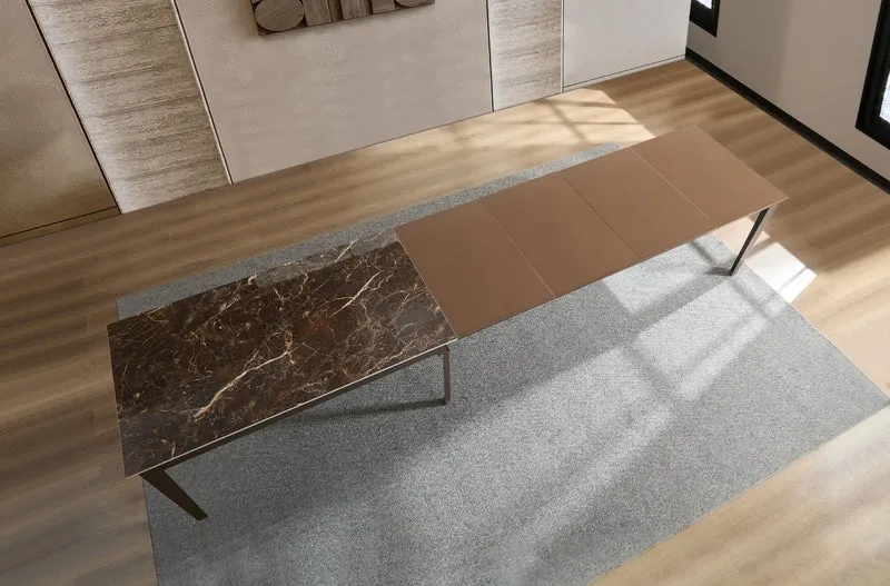 Tavolo "Capella" con gambe in ferro, piano in ceramica e allunghe in MDF 160/400 x 90 x h 75 cm