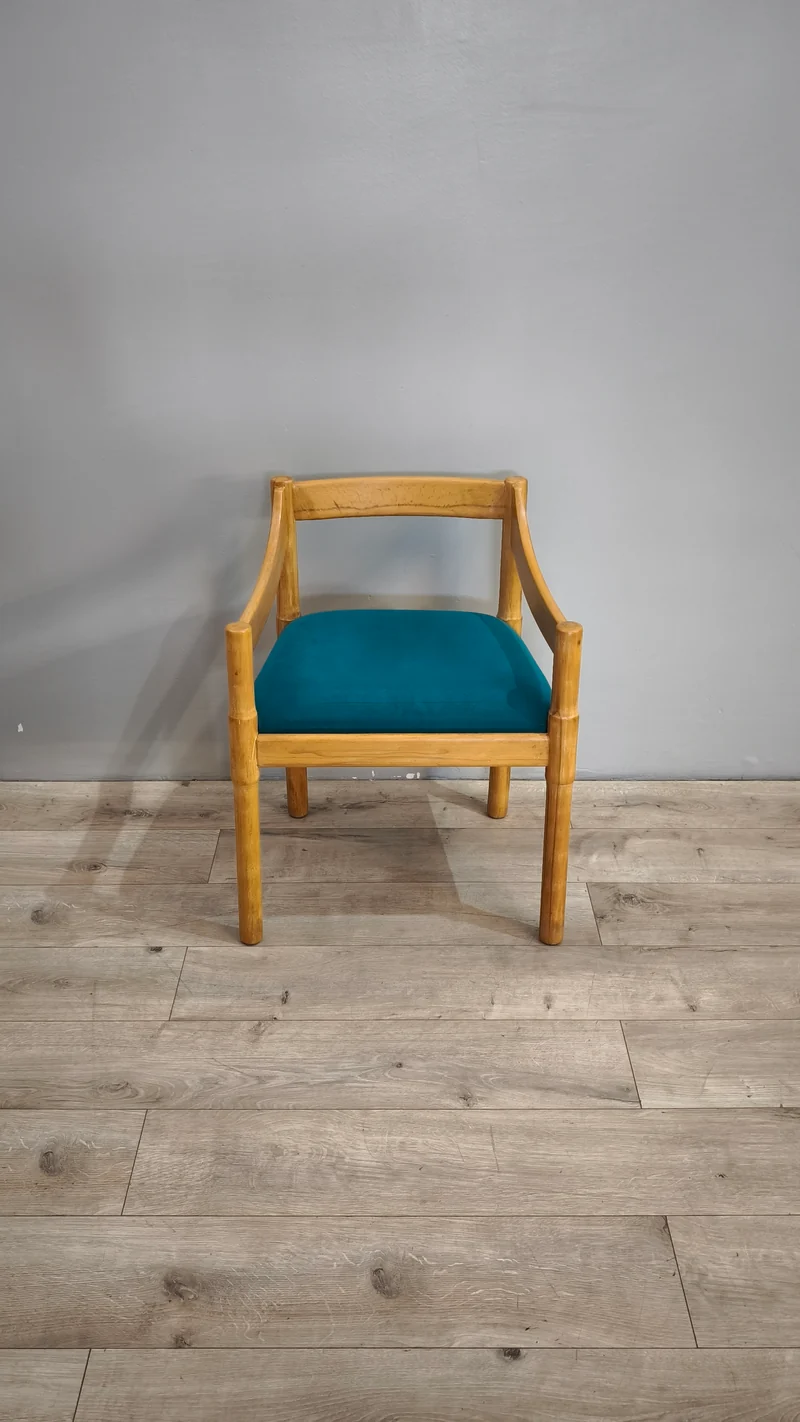 84582 Poltroncina serie Carimate attribuita a Vico Magistretti per Cassina, anni '60