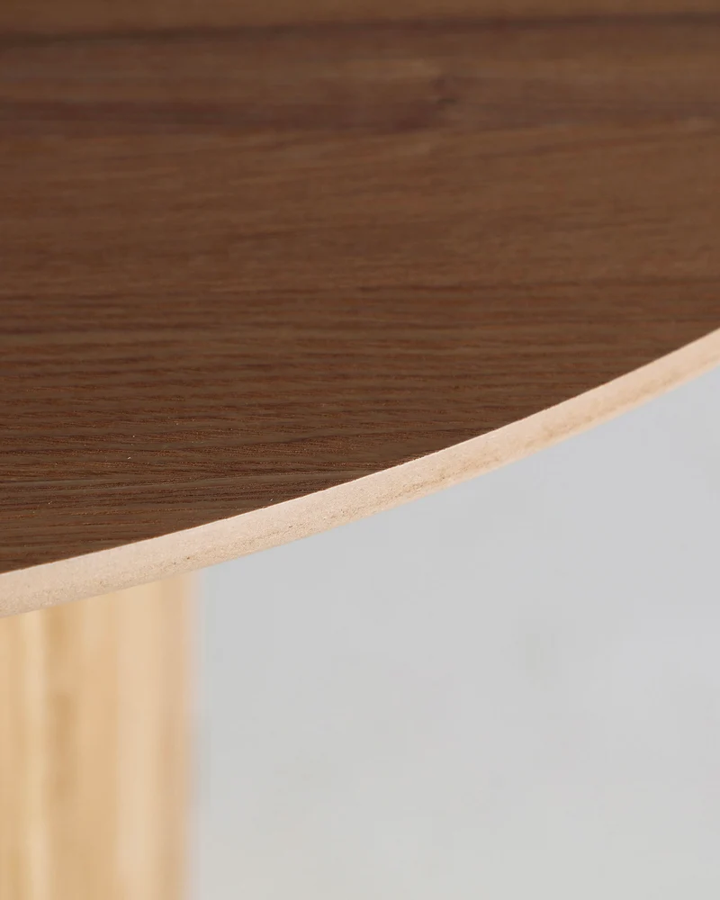 Tavolo da pranzo rotondo in legno con spazio contenitivo Skagen