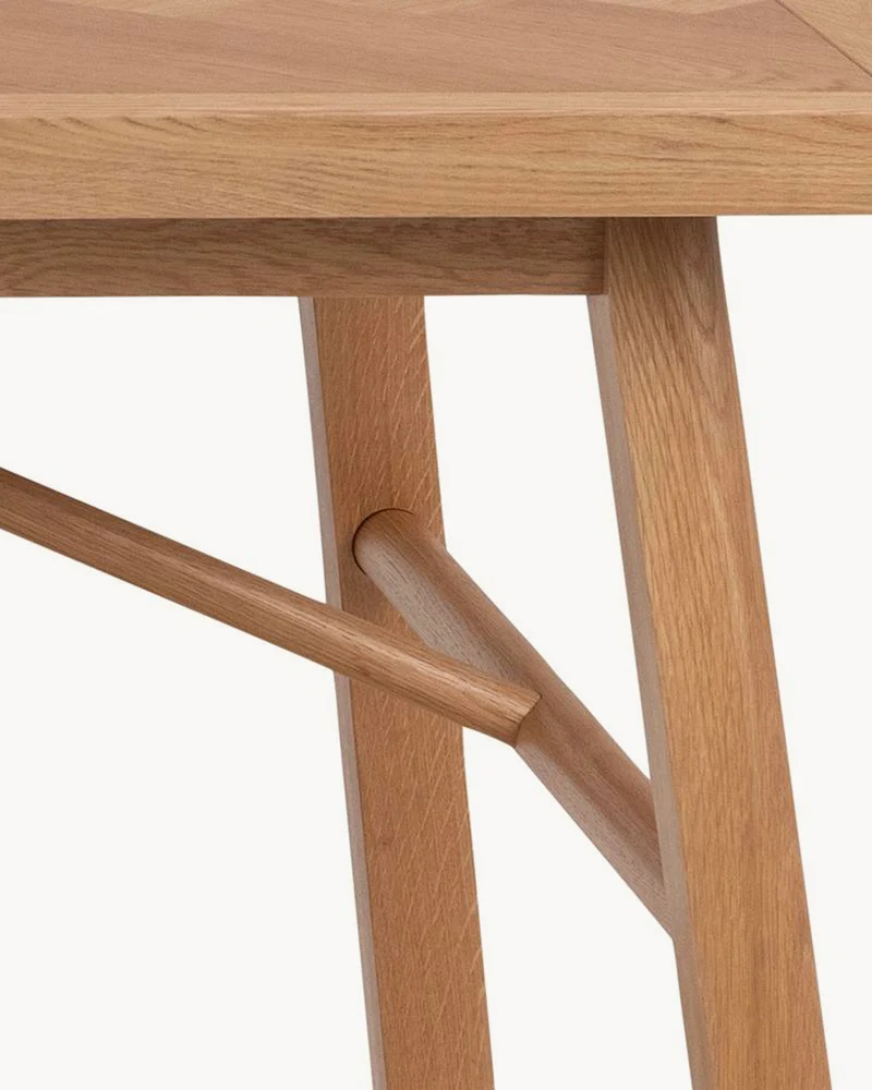 Tavolo da pranzo in legno con motivo a spina di pesce Galway