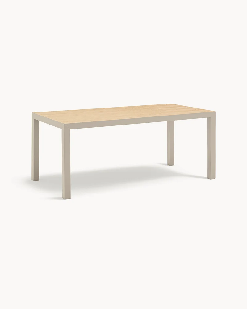 Tavolo da pranzo in metallo con piano in legno Alma