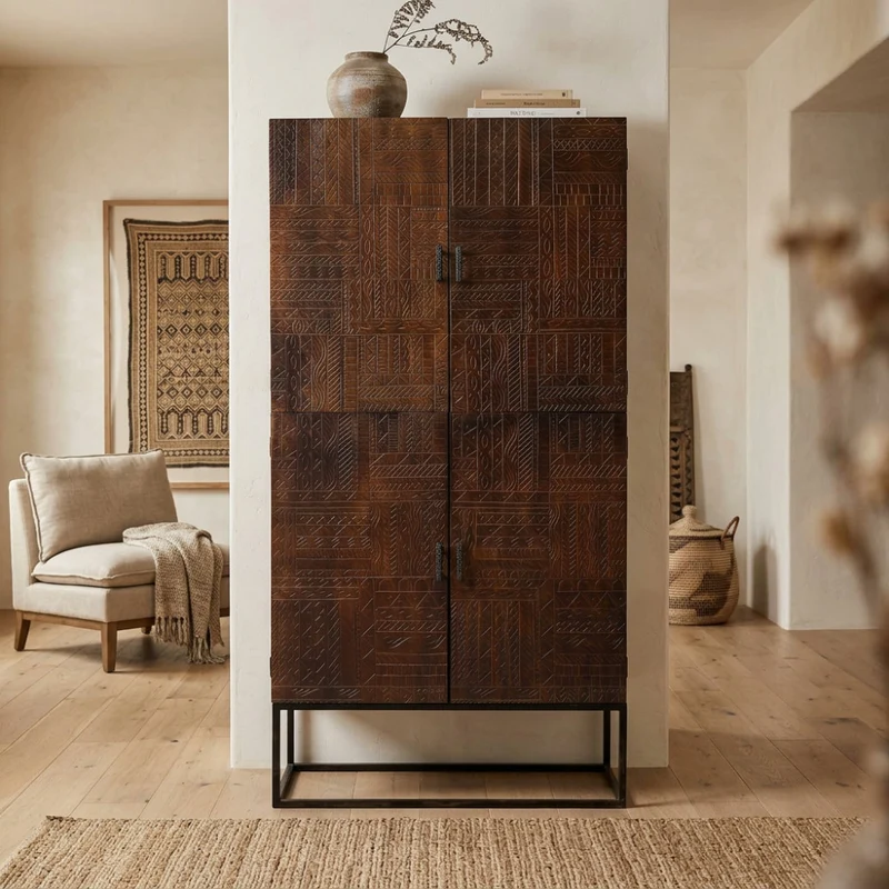 Mobile in legno "Harvey" con decoro wengé con 4 ante in legno di mango con struttura in ferro, 96 x 46 x 182 h cm