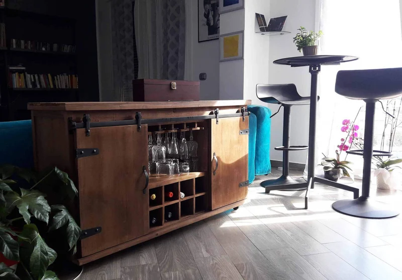 Mobile in legno "Dominic" con 9 ripiani e 2 ante scorrevoli, 123 x 41 x 75 h cm