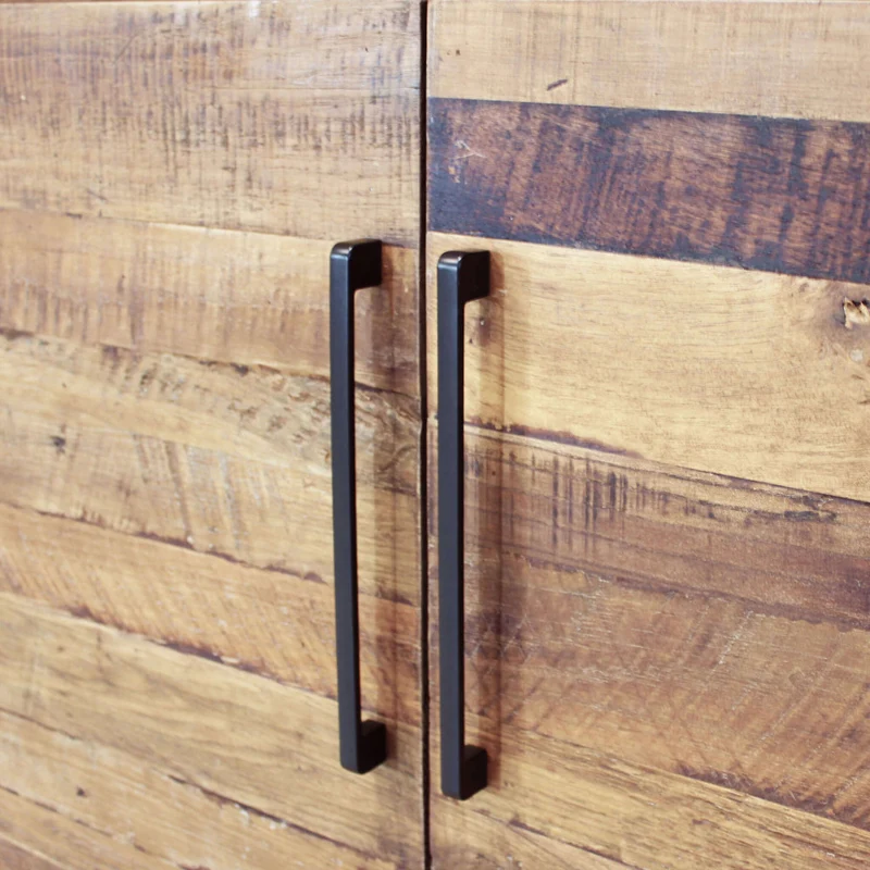 Mobile "Braxton" naturale con 4 ante con gambe in metallo nero, 100 x 40 x 160 h cm