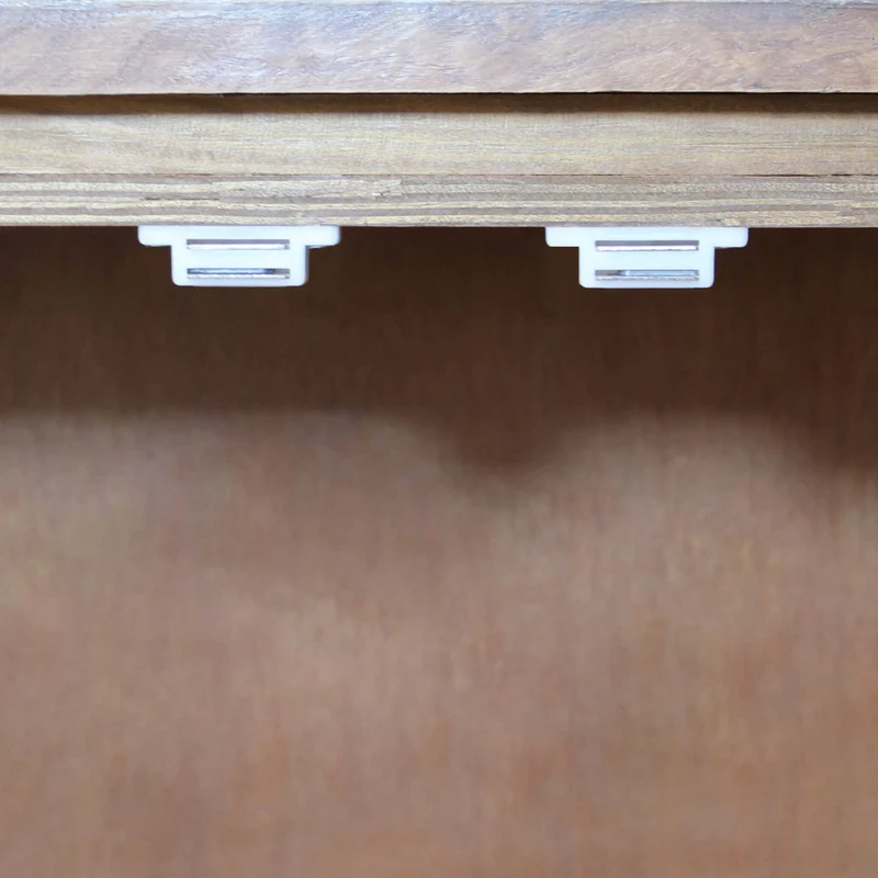 Mobile "Boniface" naturale con 2 ante e 3 cassetti con gambe in metallo nero, 150 x 40 x 86 h cm