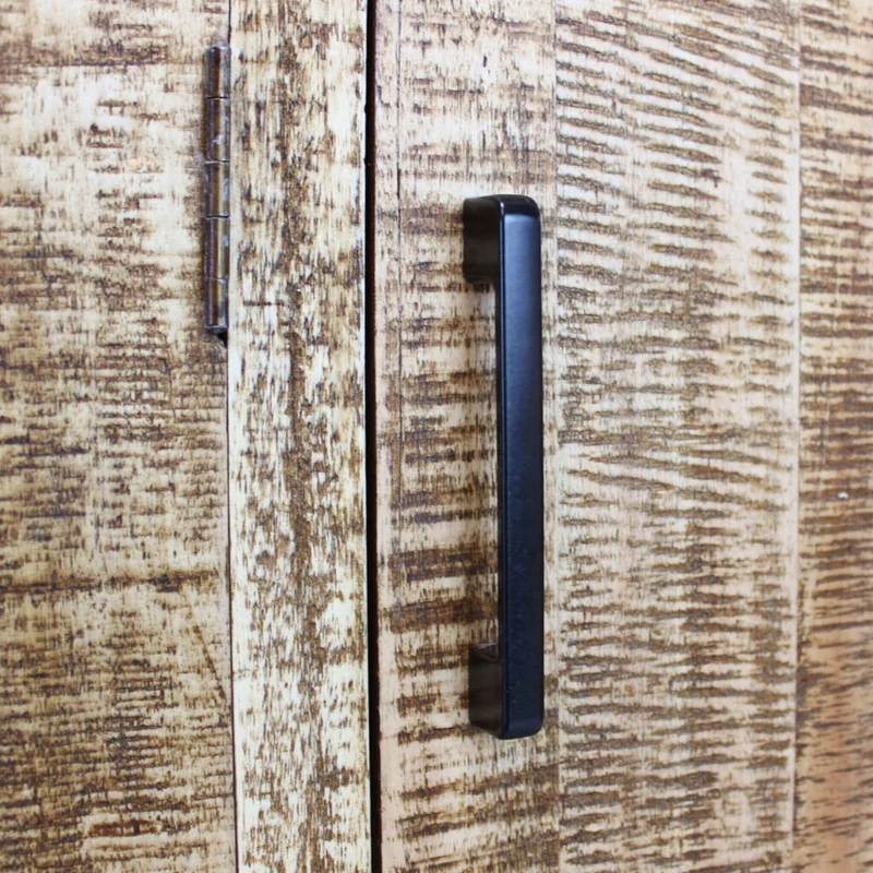 Mobile "Benson" con 3 ante con gambe in metallo nero 135 x 45 x 83 cm