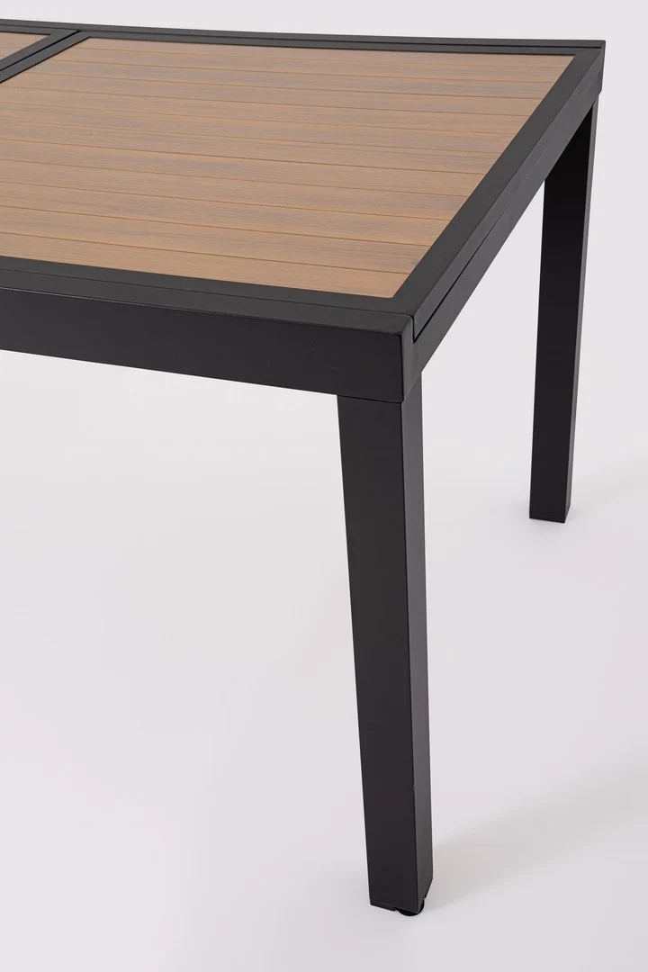 Tavolo "Hilija" struttura in alluminio verniciato a polvere piano effetto legno per arredo casa