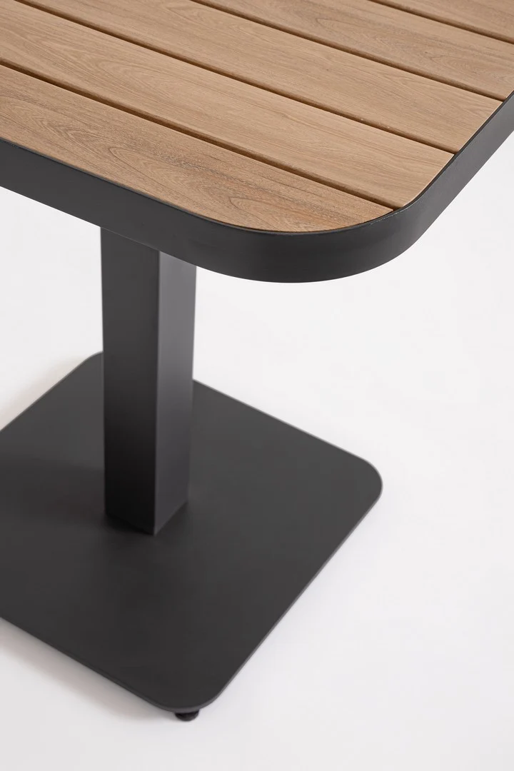 Tavolo "Belmar" struttura in alluminio verniciato a polvere piano effetto legno per arredo casa