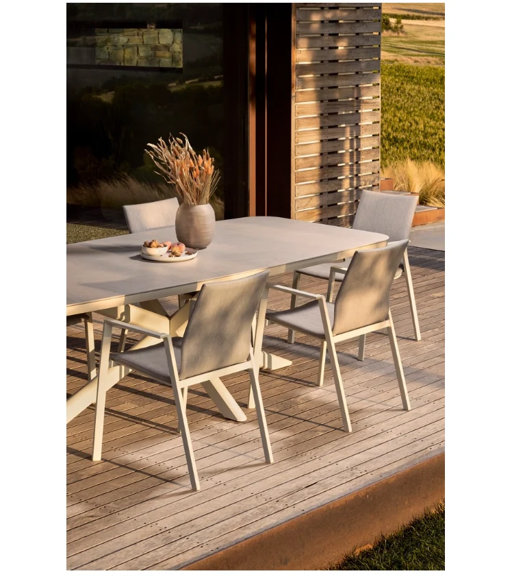 Tavolo "Isacco" struttura in alluminio verniciato a polvere 240 x h 75 cm