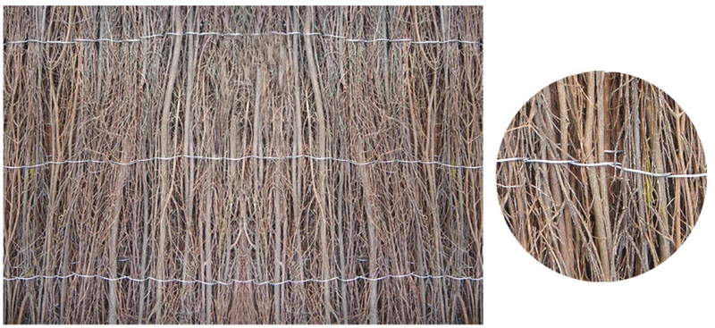 Stuoia Arella in Erica colore naturale 200X300, utilizzata come schermatura per un balcone.